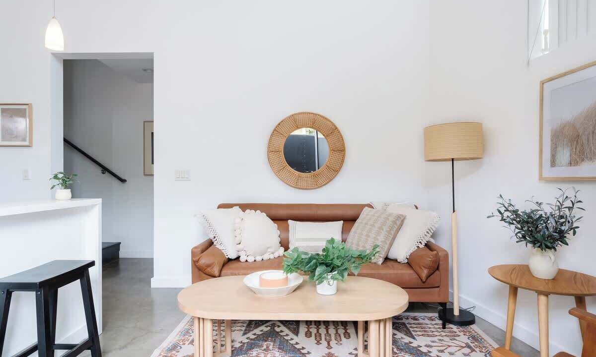Little Italy Apartment | Chic Inner City Pad w/Balcony | Walk Everywhere!