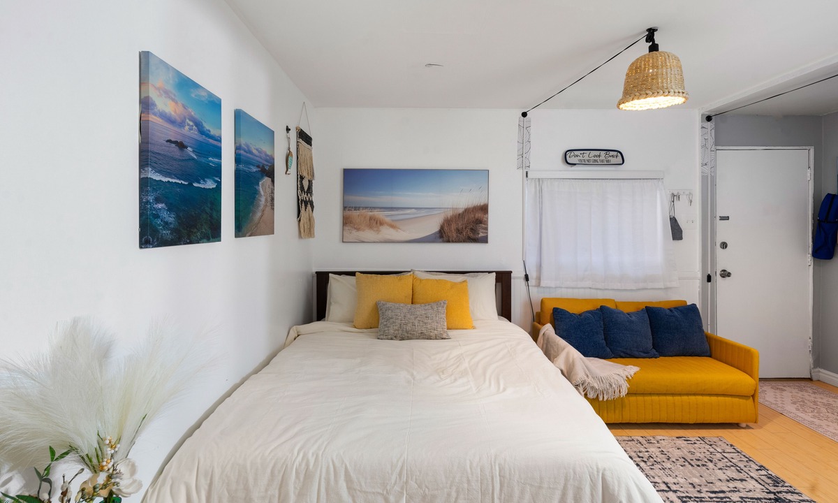 El Porto Apartment | Cozy Studio Retreat - Rooftop - Panoramic Ocean Views