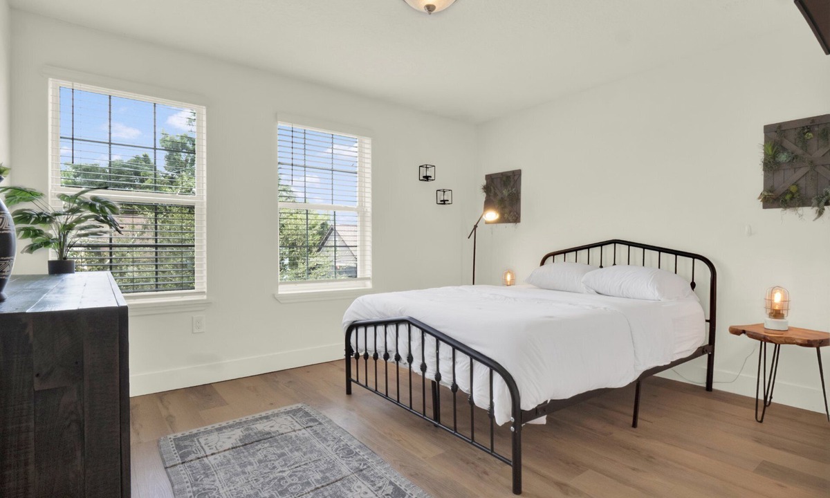 Holden-Paramore House | New! Modern Home - 4 Beds 2.5 Baths - 5 minutes from Downtown