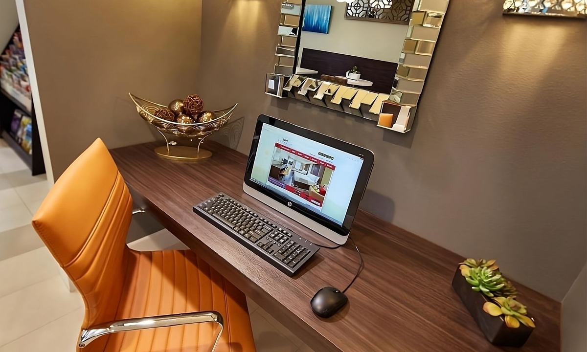 Anaheim Resort Hotel | Explore Anaheim – Steps to Disneyland, Anaheim Ice & Must-See Attractions!