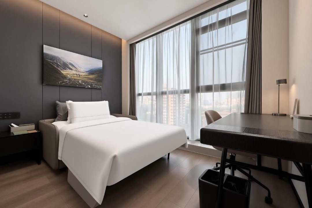 Middle Chaoyang Hotel | Atour Hotel Beijing Sanlitun Tuanjiehu Station