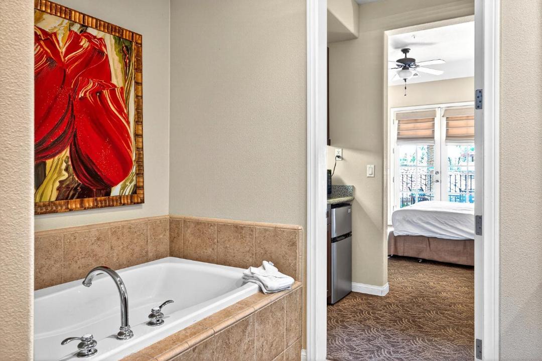 La Quinta Hotel | LV034 Cozy Upstairs Legacy Villas Suite