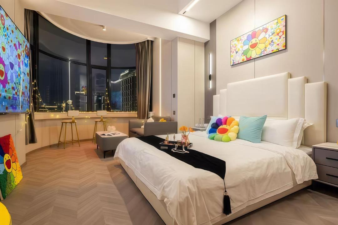 Jinsong Panjiayuan Apartment | Shanghai Hills&Sunflower Ultra Horizon Hotel & Suite, Line 10 near to the Bund