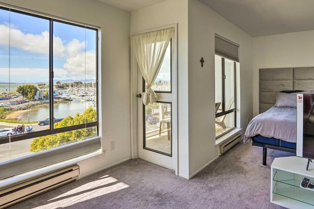 Emeryville Apartment | San Francisco Area Studio w/Bay Views!