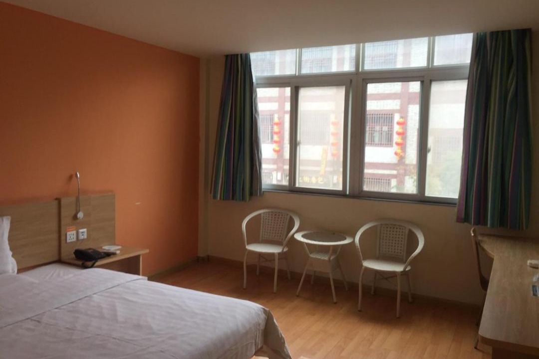 Shaoling District Hotel | 7Days Inn Luohe Forest Park Heshang Street Ancient Town