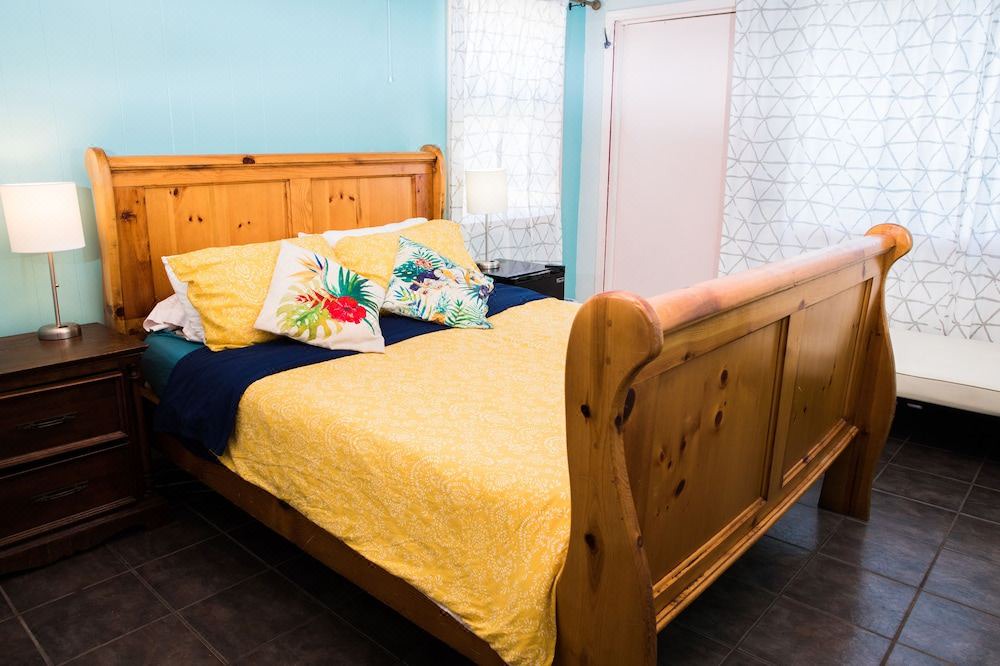 Photo of Bedroom in Pacific Beach