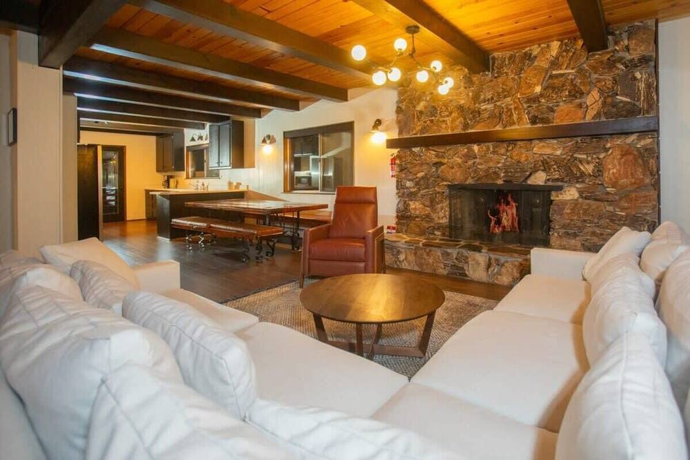 Photo of Livingroom in Tahoe Woods