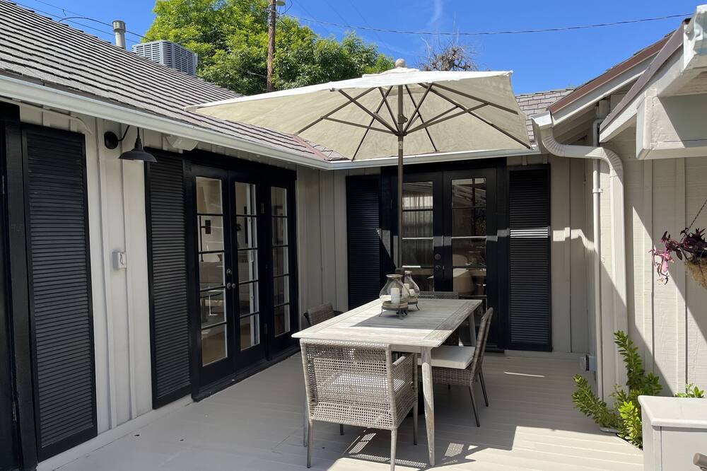 Photo of Outdoor in Valley Village