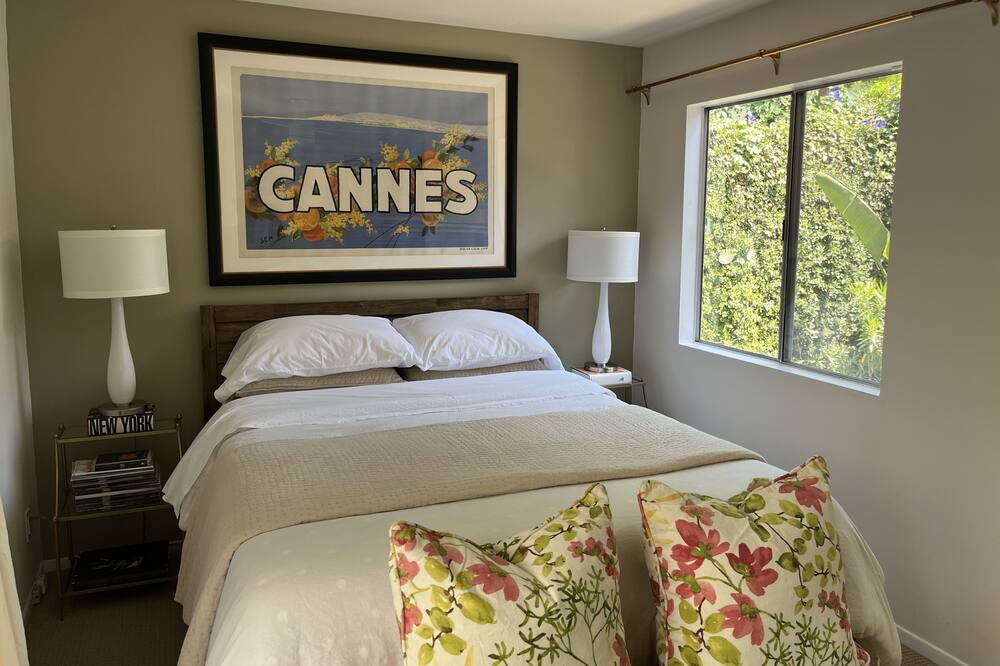 Photo of Bedroom in Valley Village