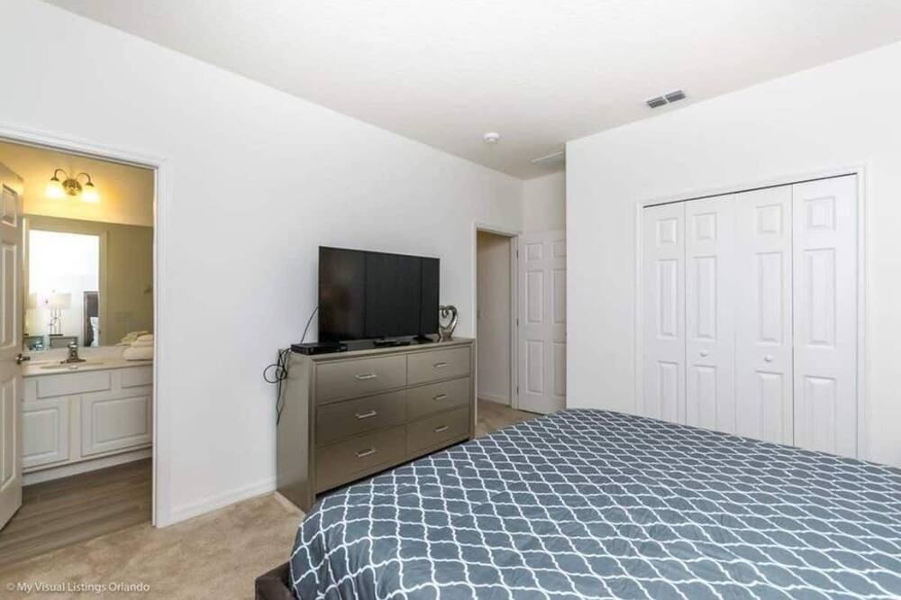 Photo of Bedroom in Loughman