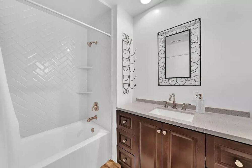 Photo of Bathroom in Garden Grove