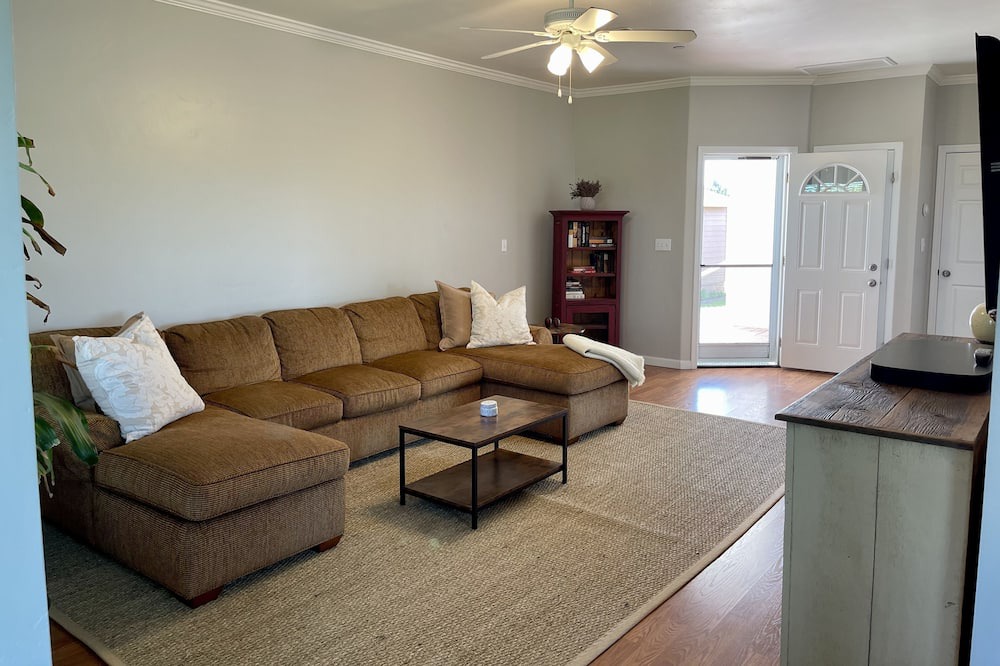 Photo of Livingroom in Napa