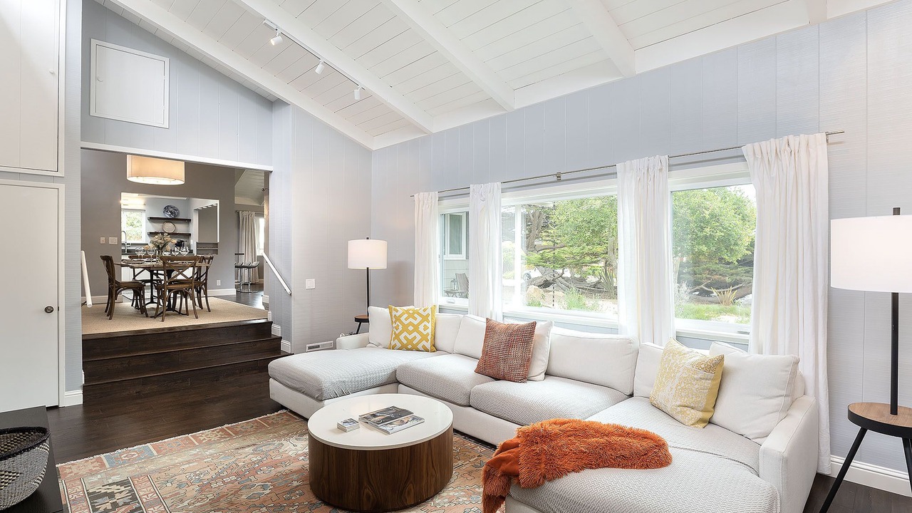 Photo of Livingroom in Del Monte Forest