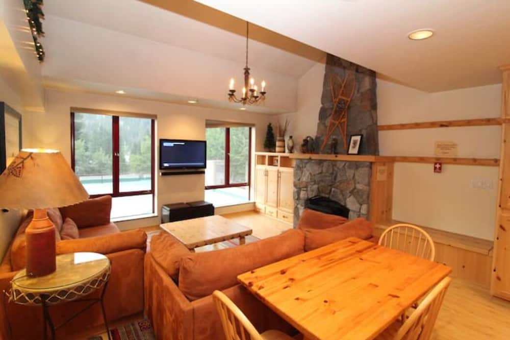 Photo of Livingroom in Olympic Valley
