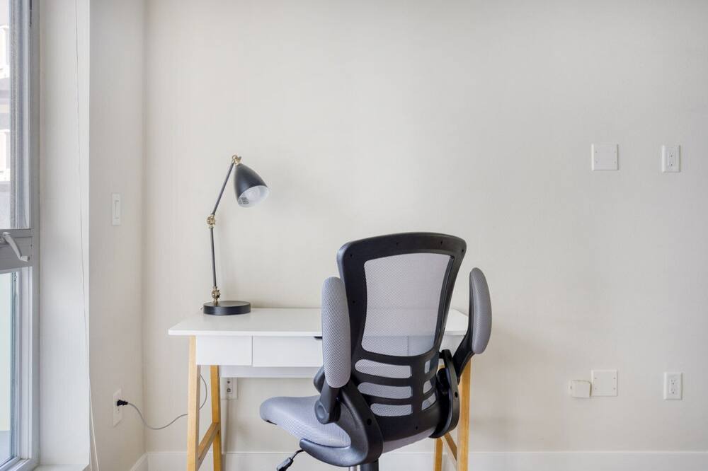 Photo of Bedroom in NoHo Arts District