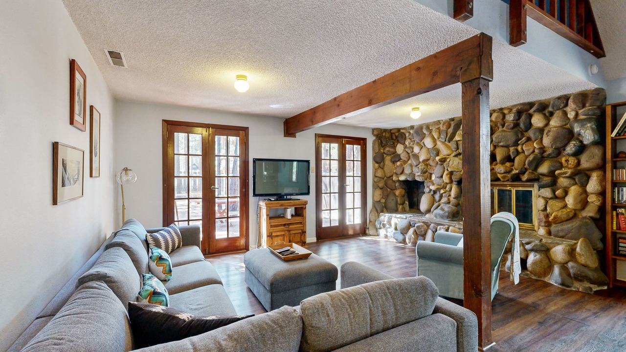 Photo of Livingroom in Bijou Park Acres