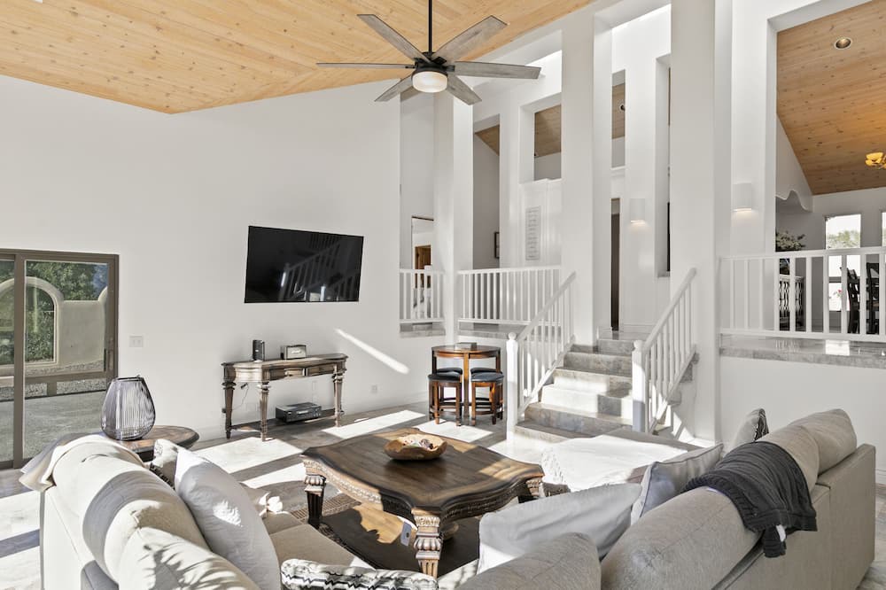 Photo of Livingroom in Carmel Valley