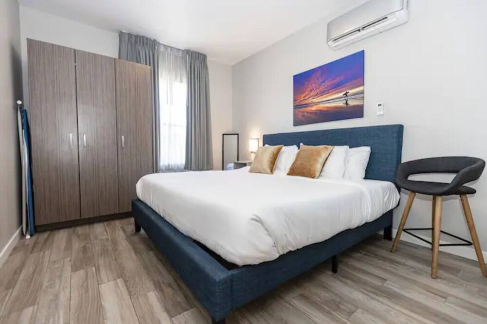Photo of Bedroom in Midway District