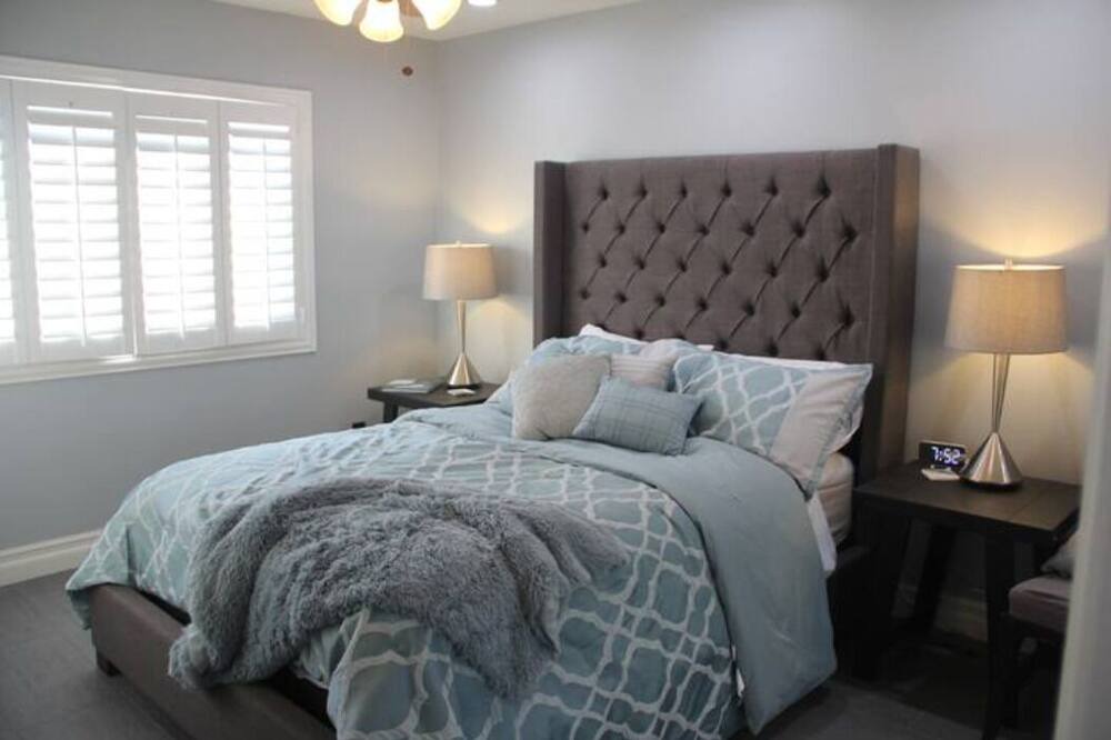 Photo of Bedroom in Orange