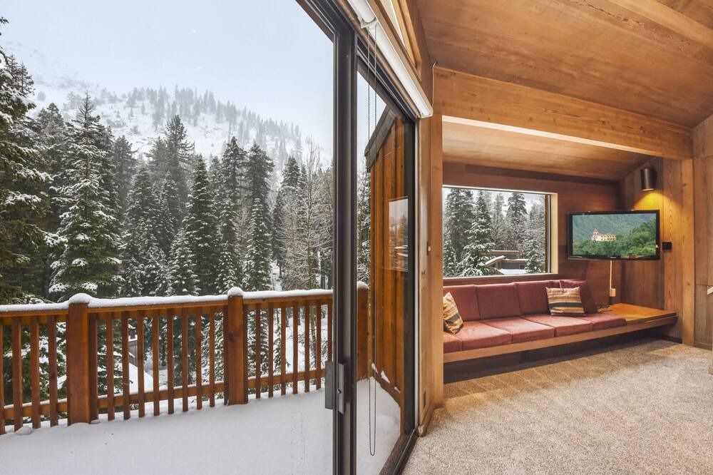 Photo of Patio Balcony in Alpine Meadows