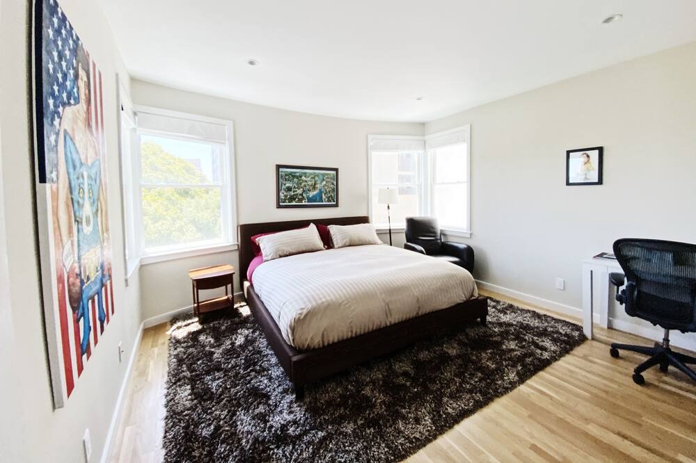 Photo of Others in Pacific Heights
