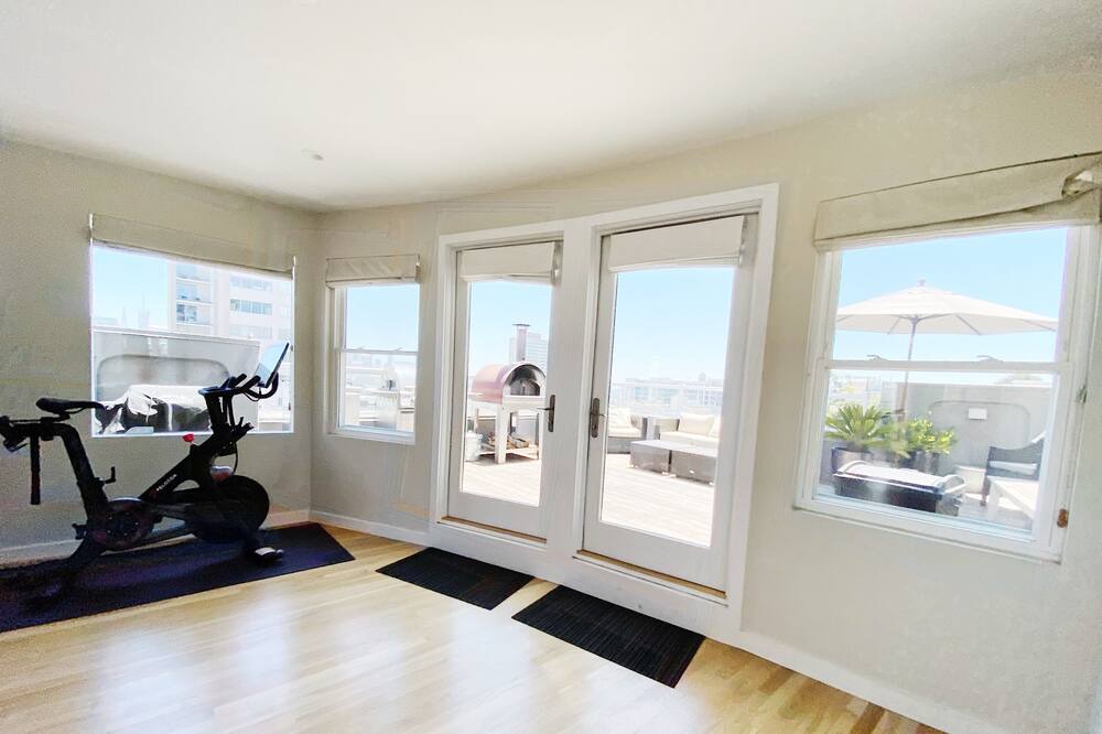 Photo of Others in Pacific Heights