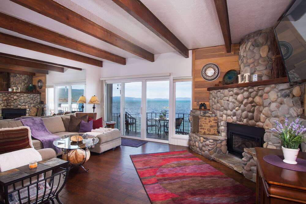 Photo of Livingroom in Al Tahoe