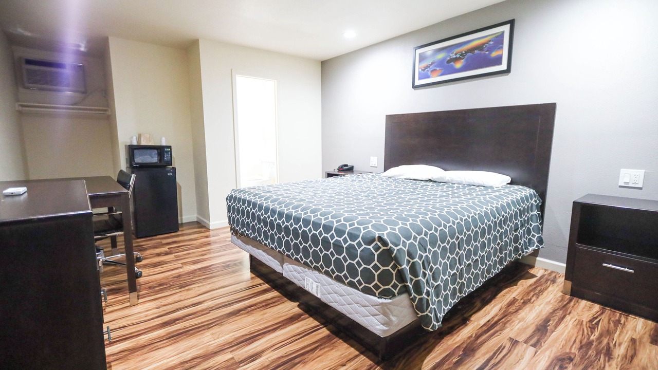 Photo of Bedroom in Southwestern Sacramento