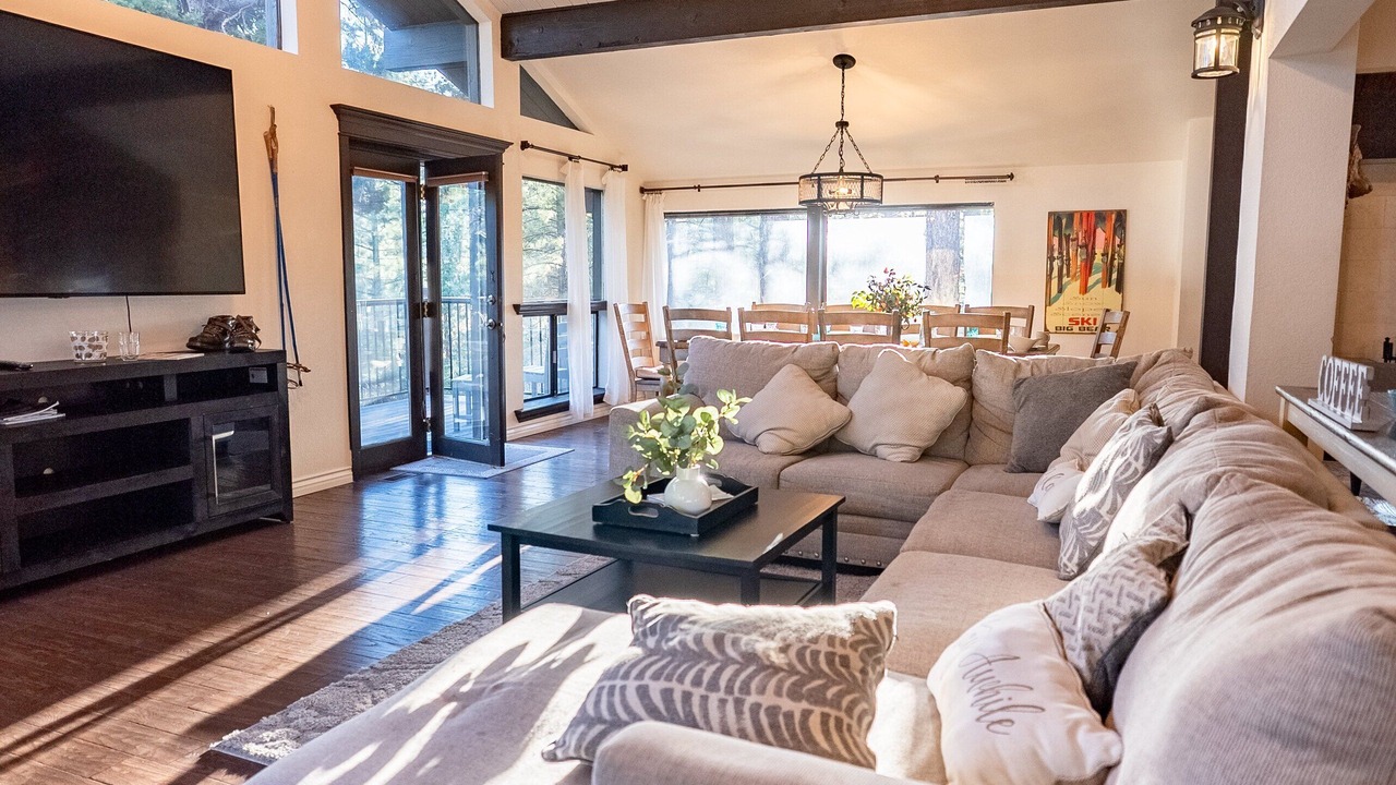 Photo of Livingroom in Fox Farm