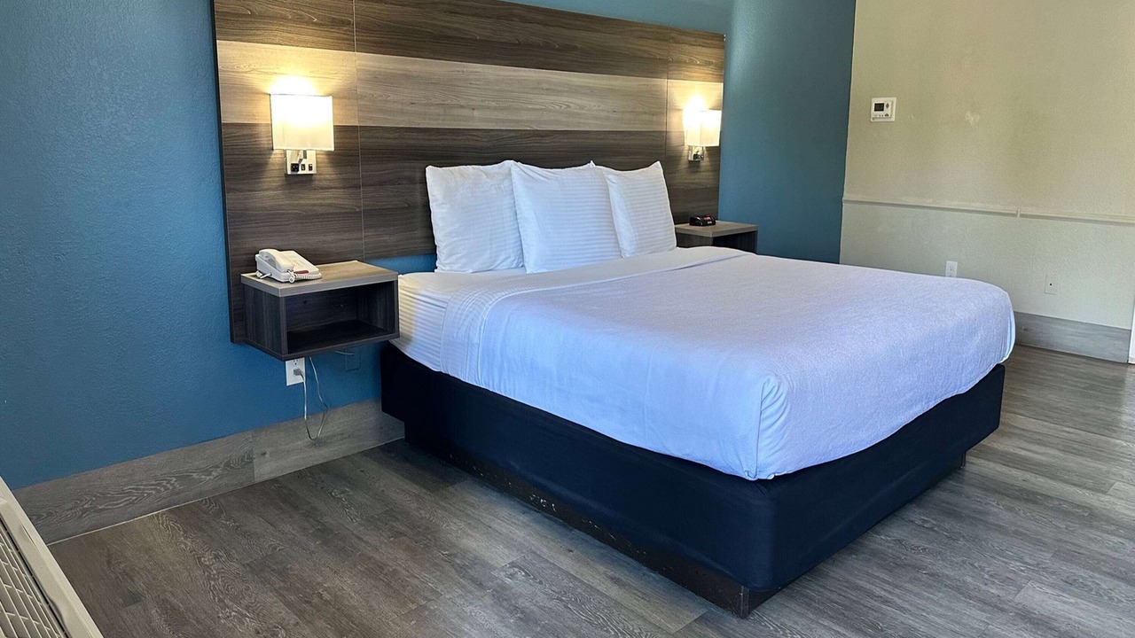 Photo of Bedroom in Vista