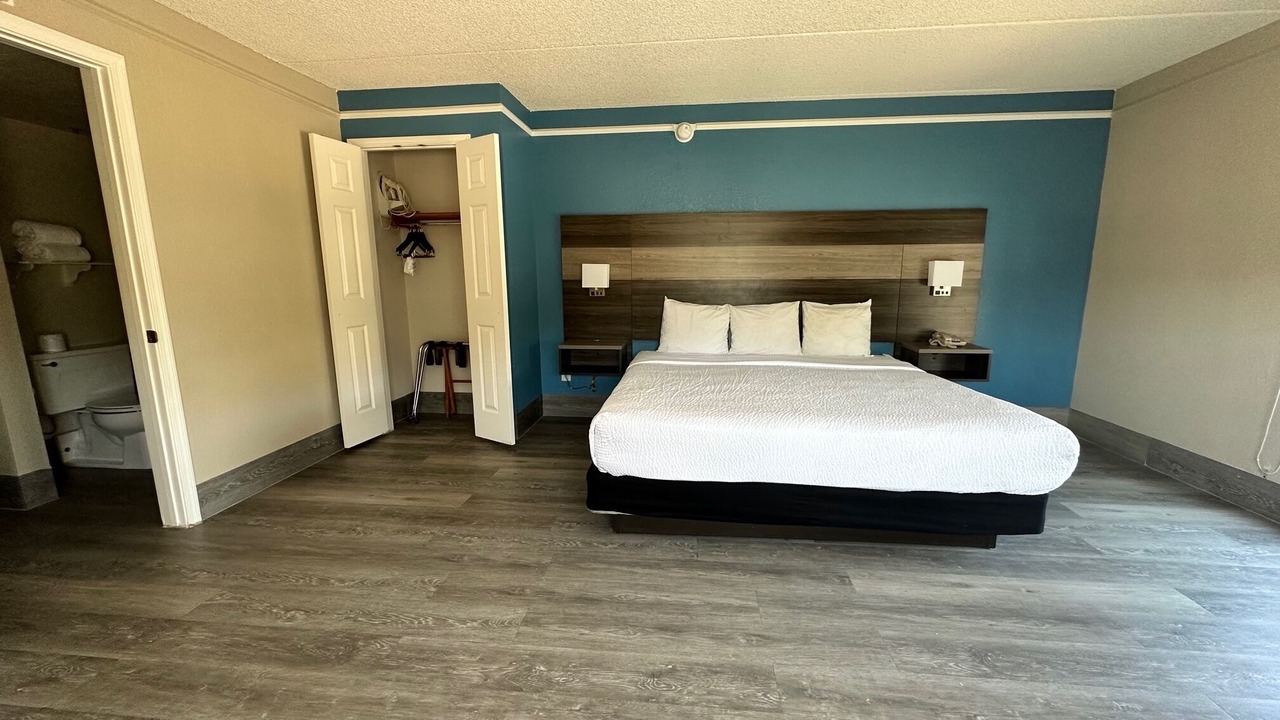 Photo of Bedroom in Vista