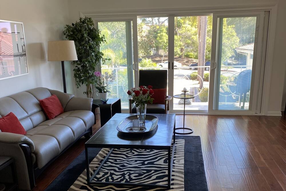 Photo of Livingroom in Upper East