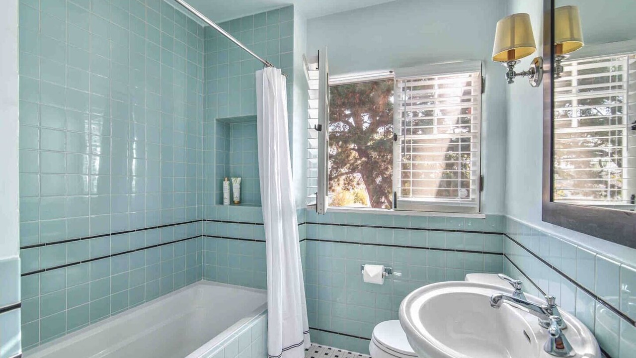 Photo of Bathroom in Beverly Grove