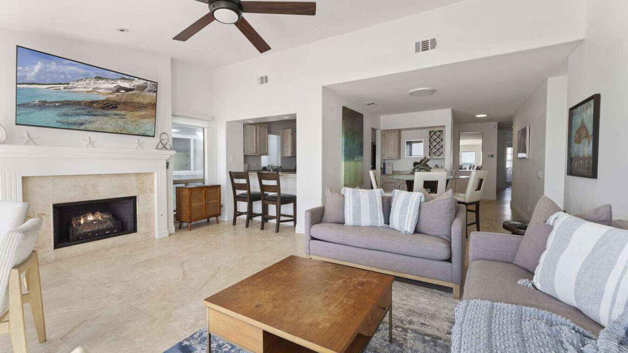 Photo of Livingroom in South Oceanside