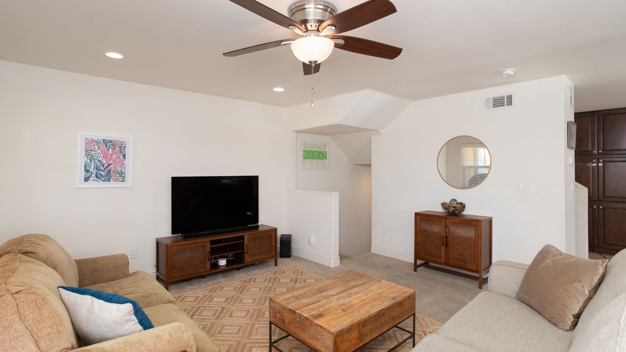 Photo of Livingroom in Downtown