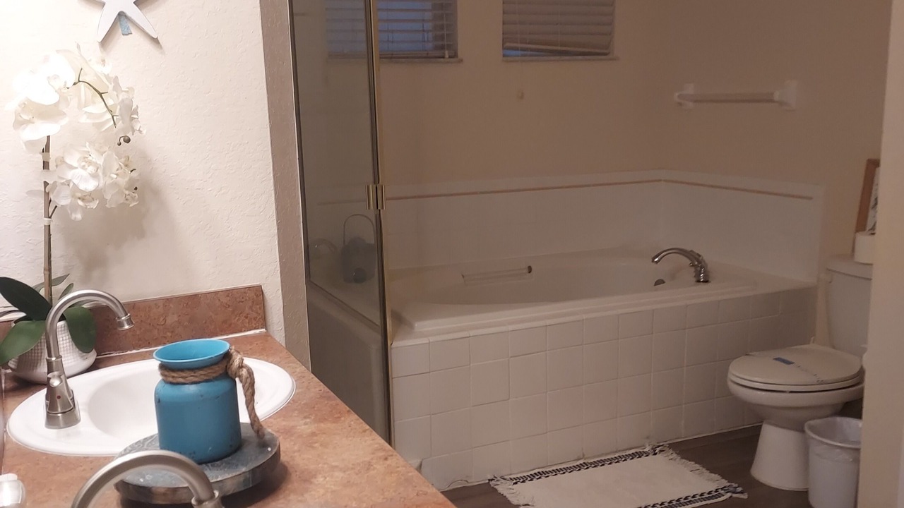 Photo of Bathroom in Bahama Bay