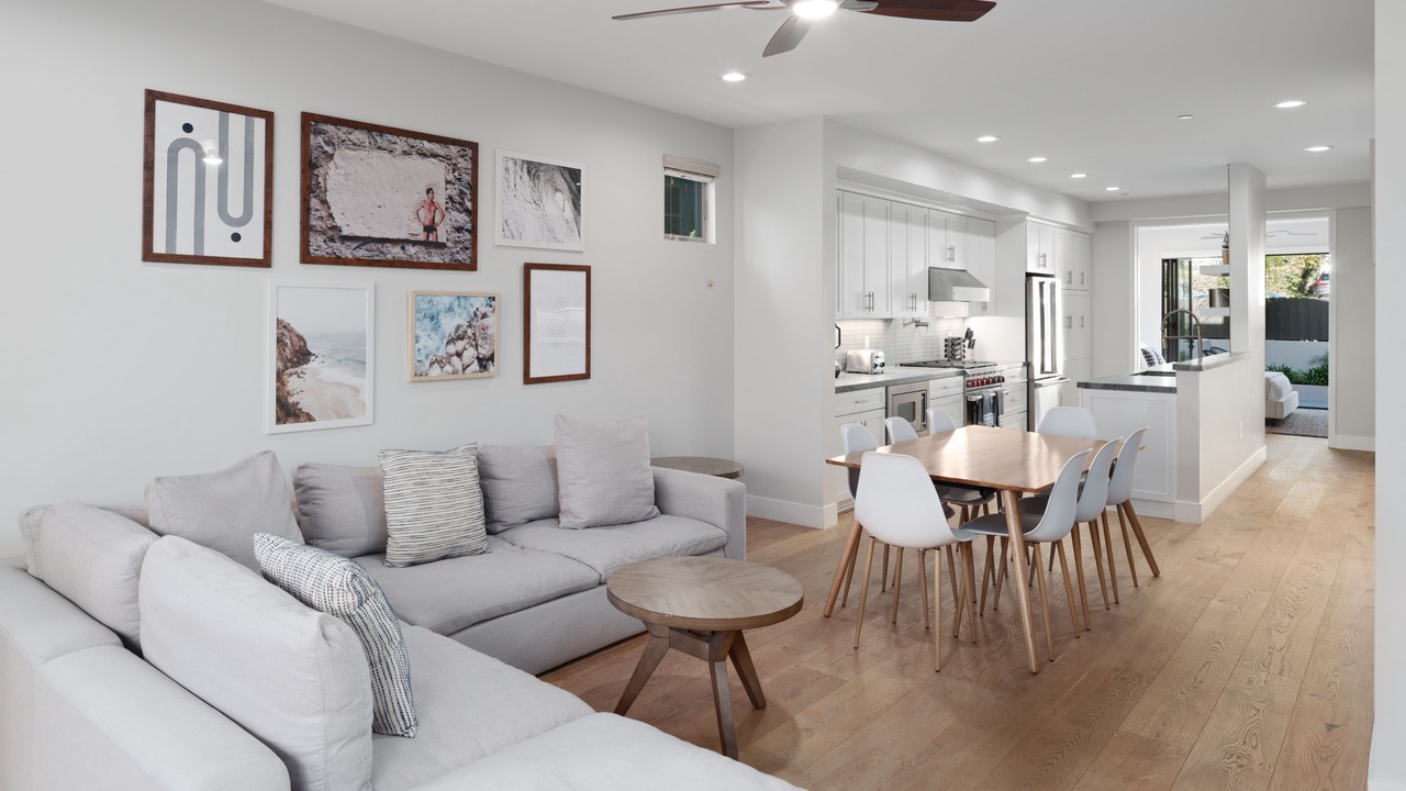 Photo of Livingroom in North Pacific Beach