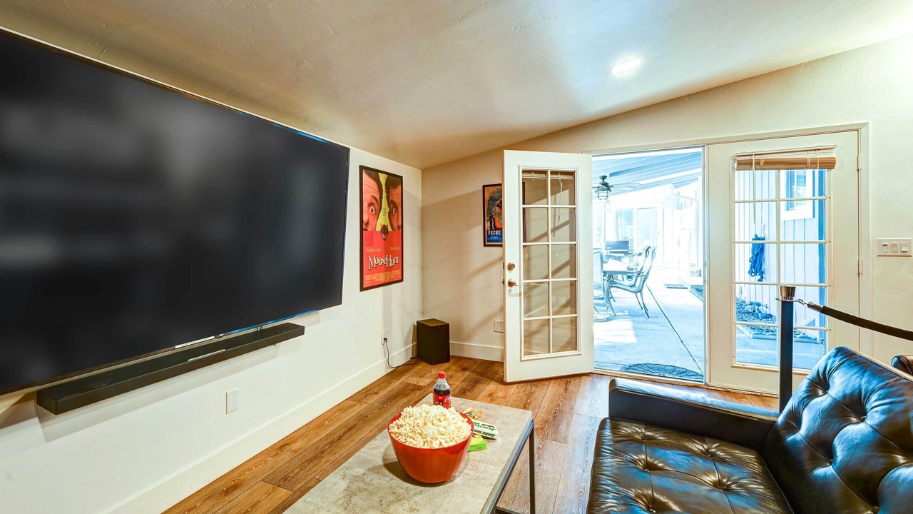 Photo of Livingroom in Oakhurst