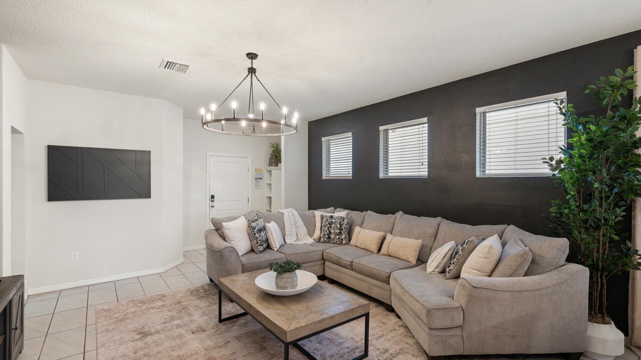 Photo of Livingroom in Loughman