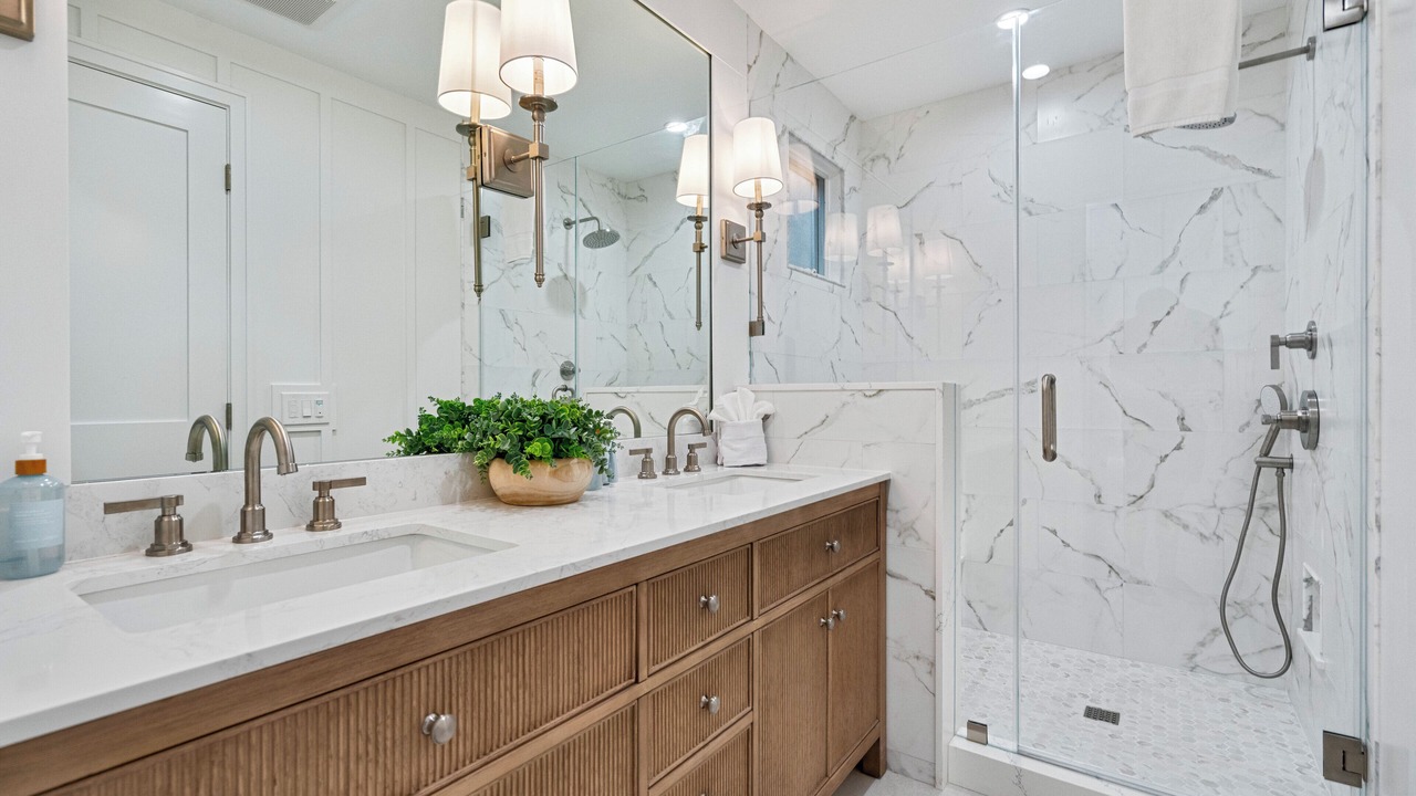 Photo of Bathroom in Corona del Mar