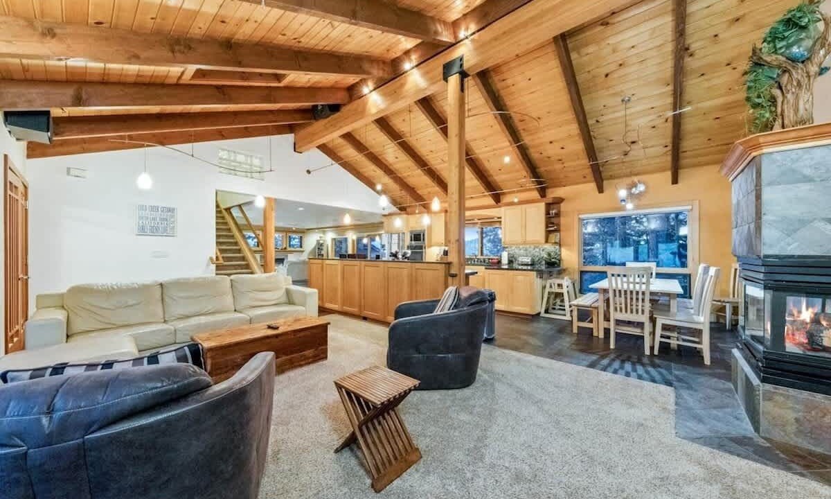 Photo of Livingroom in Montgomery Estates
