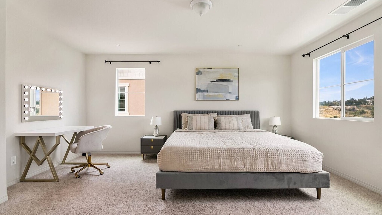 Photo of Bedroom in Allied Gardens