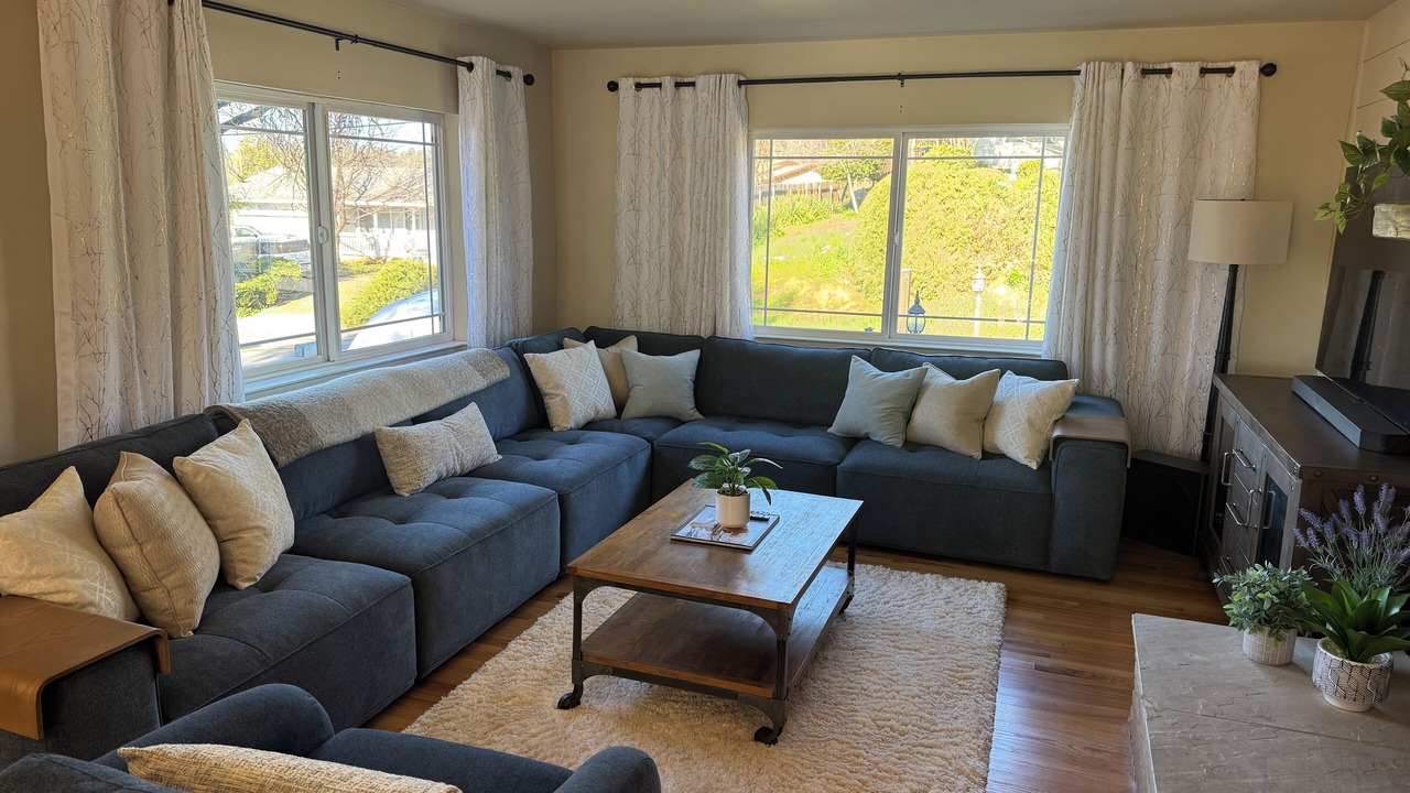 Photo of Livingroom in North Auburn