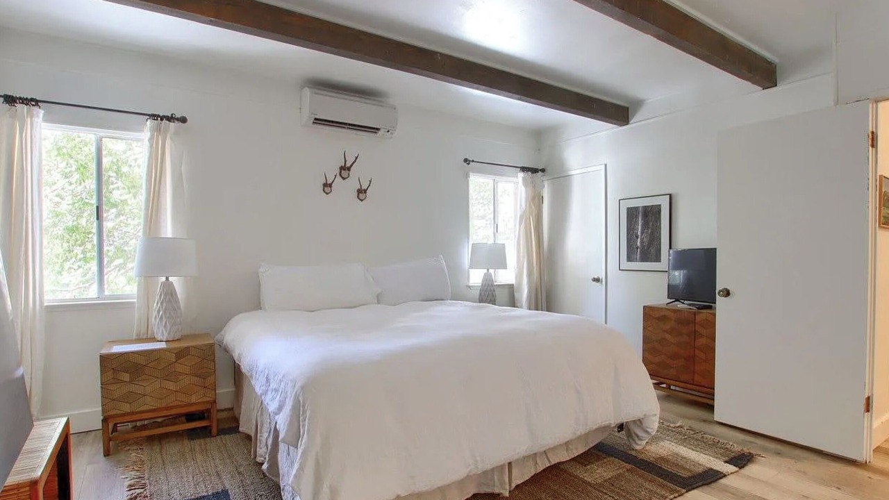 Photo of Bedroom in Yosemite National Park