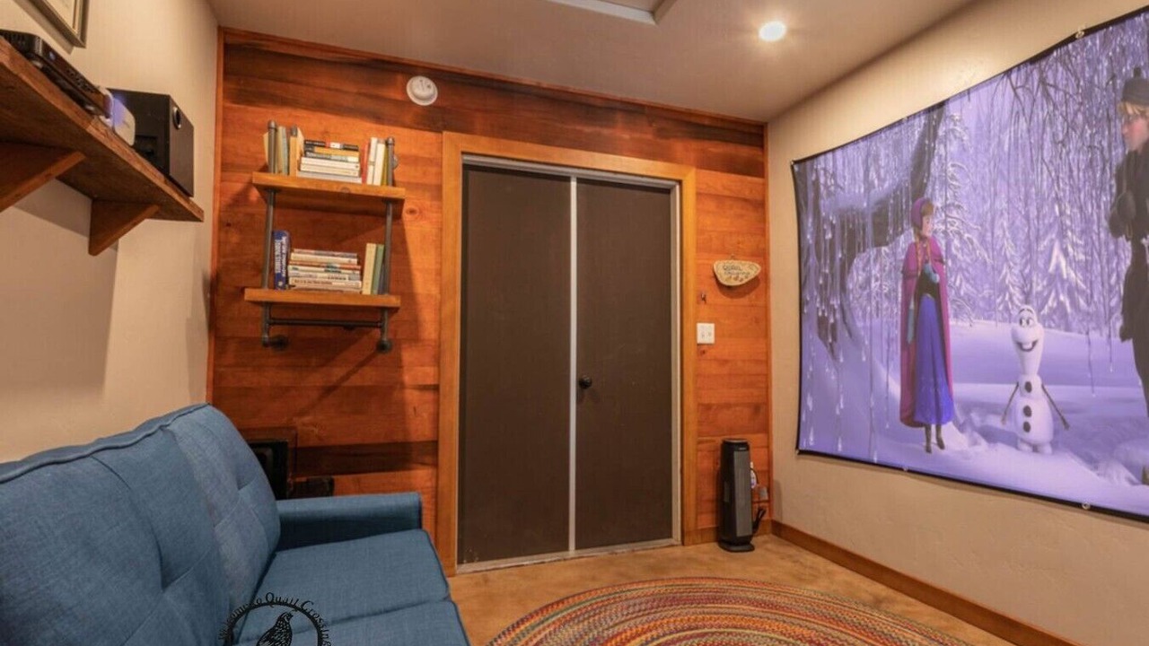 Photo of Livingroom in Coulterville