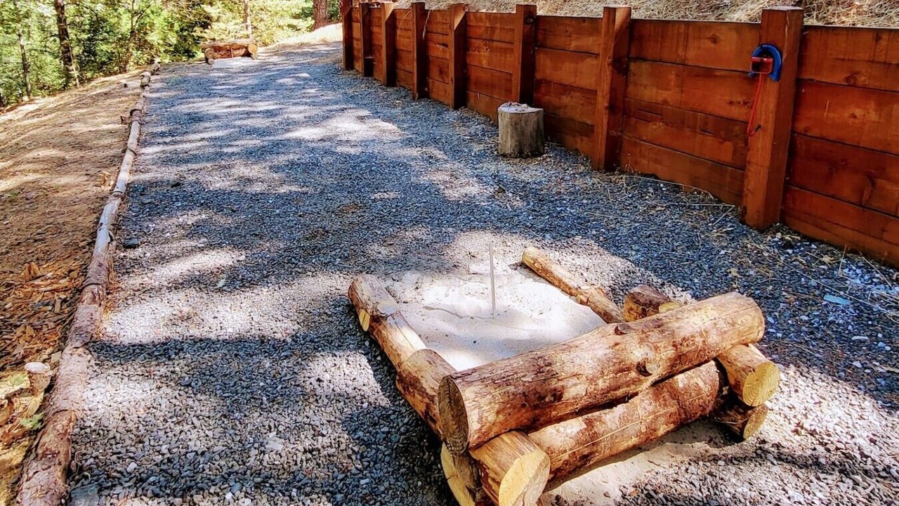 Photo of Outdoor in Coulterville