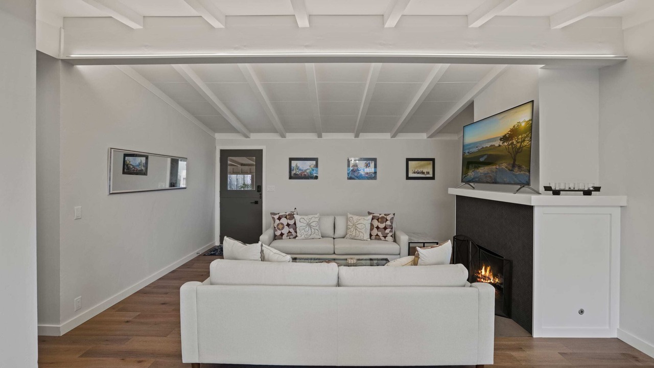 Photo of Livingroom in Pacific Grove