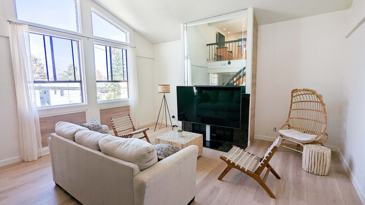 Photo of Livingroom in Alamitos Beach