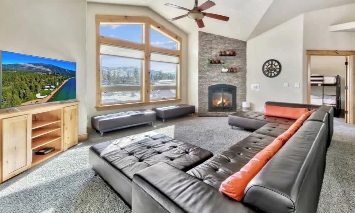 Photo of Livingroom in Mountain View Estates