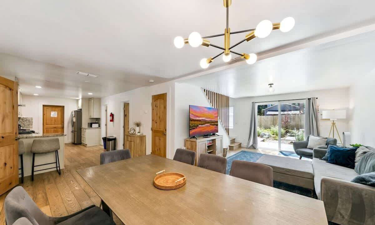Photo of Livingroom in North Upper Truckee